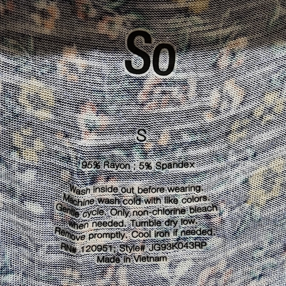 Blue floral short sleeve shirt Size small - Picture 9 of 9